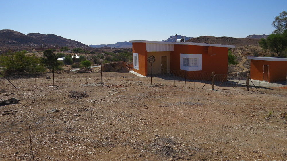 Ferienwohnung Orange House Self Catering Aus Exterior foto