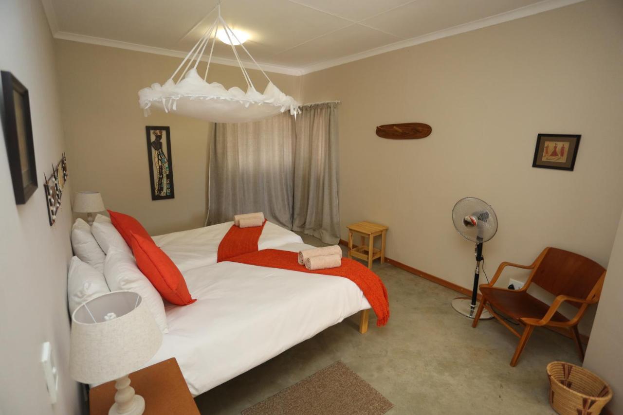 Ferienwohnung Orange House Self Catering Aus Exterior foto