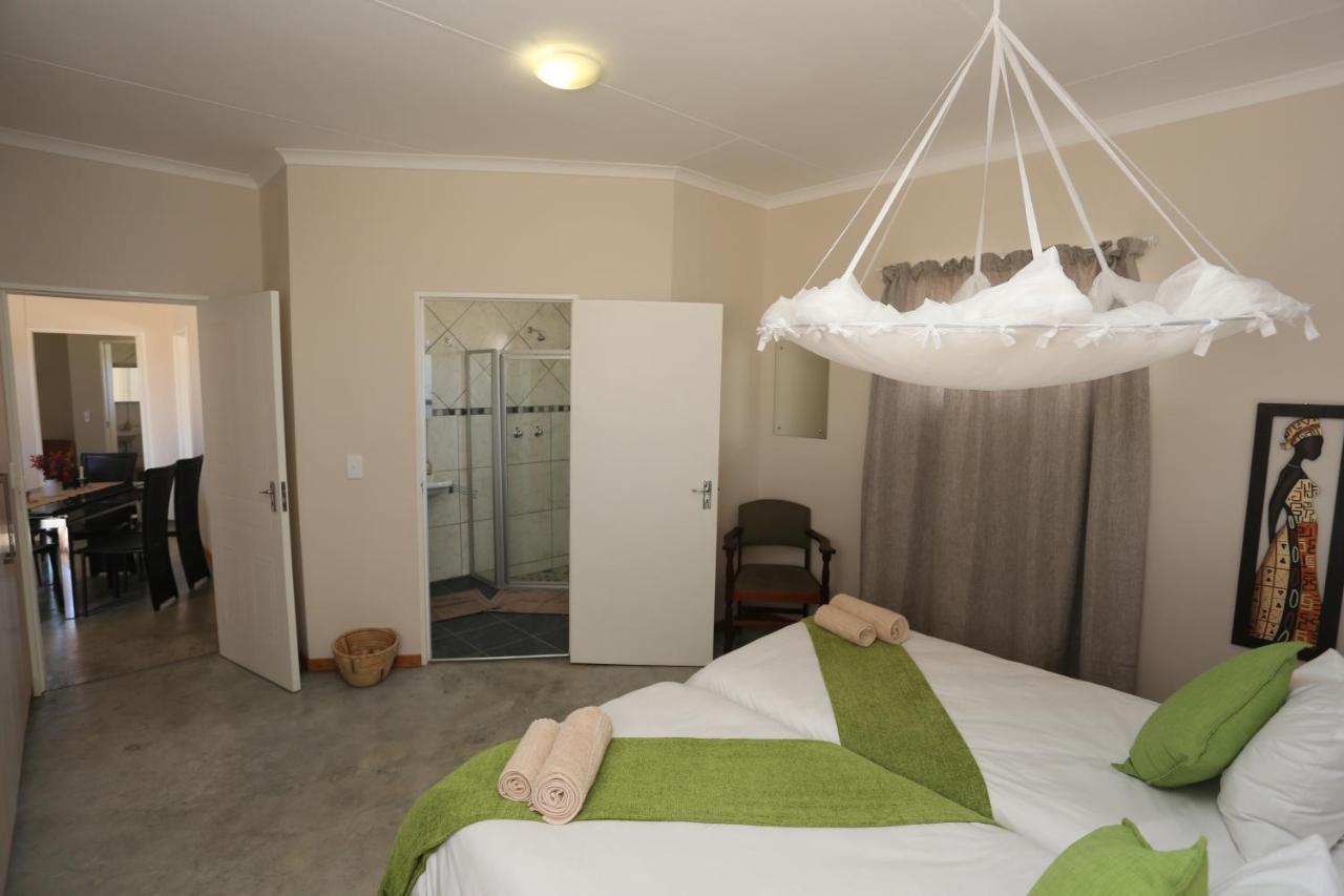 Ferienwohnung Orange House Self Catering Aus Exterior foto