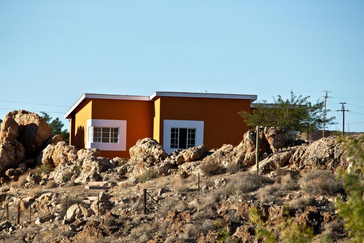 Ferienwohnung Orange House Self Catering Aus Exterior foto